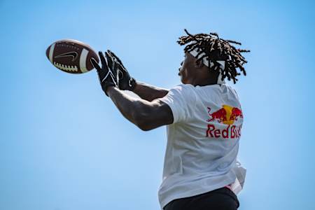 Jeremiah Smith running drills at Ohio State