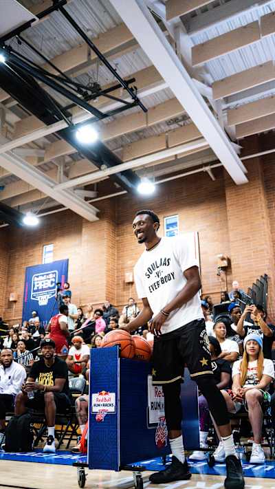 Dakarai Tucker Runs the Racks 