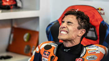 Španiel Marc Márquez reaguje po pretekoch v boxoch počas MotoGP Shark Grand Prix de France v Le Mans vo Francúzsku 14. mája 2023.