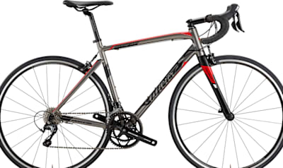 De zwarte Wilier Montegrappa mountainbike met rode afwerkingen.