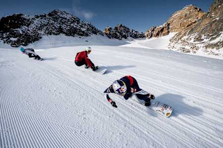 La snowboardeuse Eva Samkova à Pitztal, en Autriche, le 14 novembre 2021.