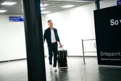 Martin Demichelis bei seiner Ankunft am Leipziger Flughafen.