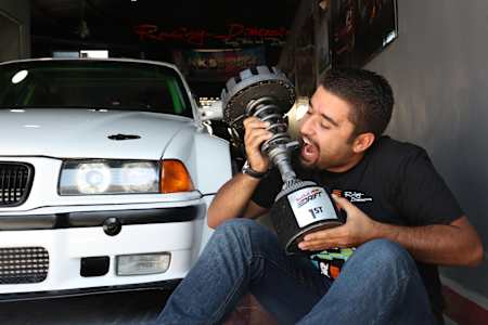 محمد شاكر مع كأس المركز الأول