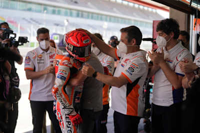 Marc Márquez no pudo evitar emocionarse al terminar el Gran Premio de Portugal, su primera carrera después de nueve meses.