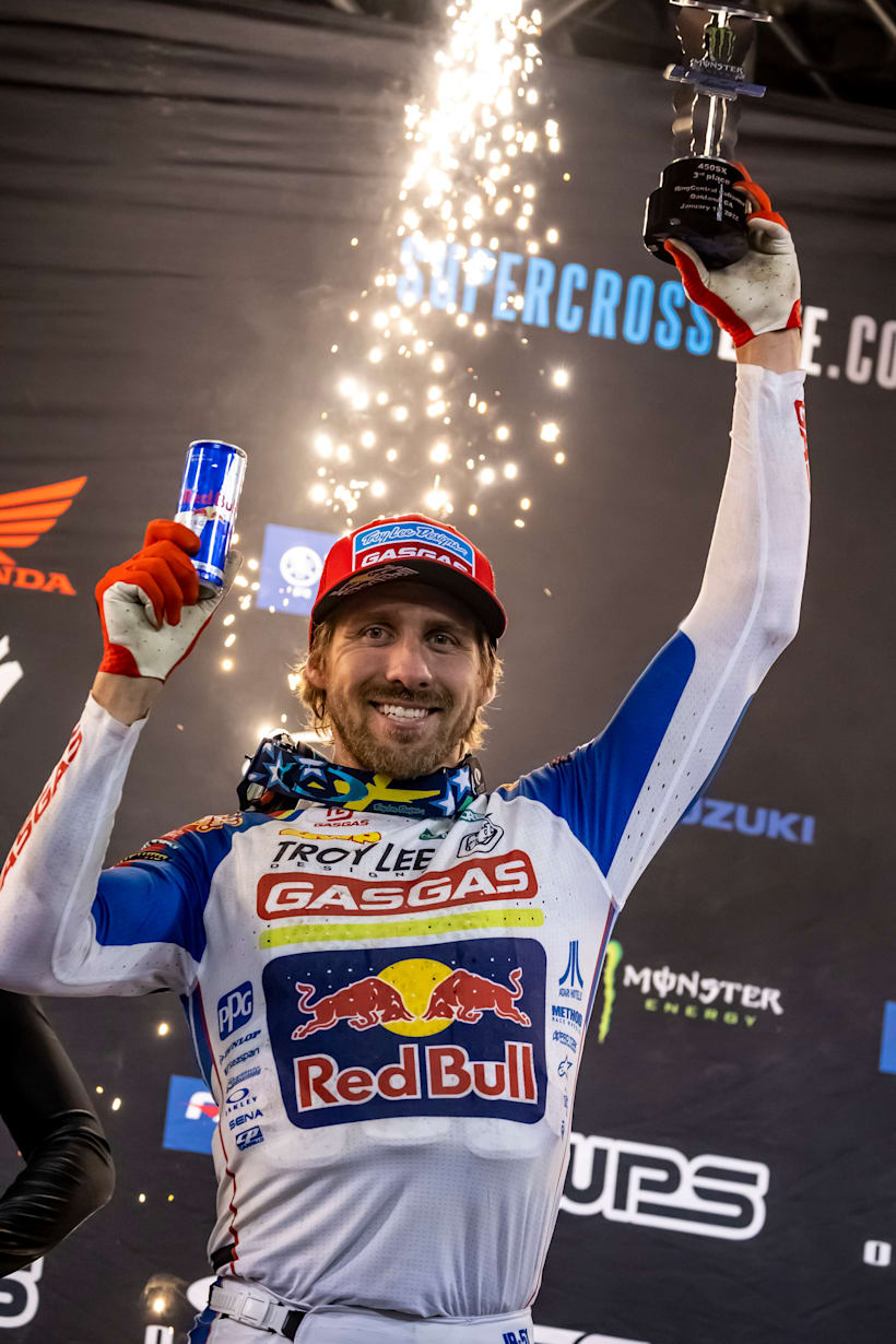 O Justin Barcia γιορτάζει στο at Round 02 του 2022 AMA Supercross Series