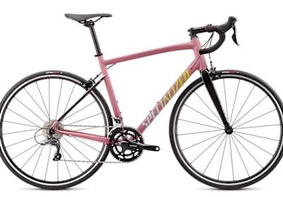 De Specialized Allez mountainbike in het roze en met zwarte aankleding.