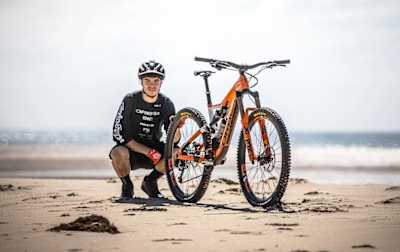 Gabriel Torralba con su Orbea Rallon.