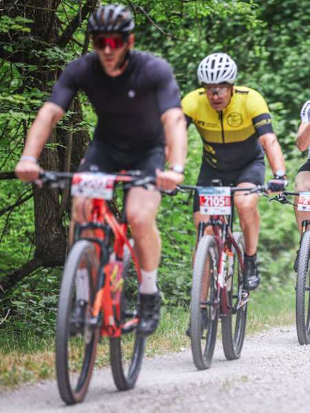 Teilnehmer des ASSA ABLOY Albstadt Bike Marathons 2025.