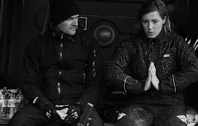 La campeona Rachel Atherton trabaja con Alan Milway.