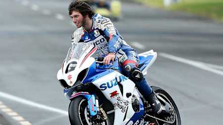 Isle of Man TT остается смертельно опасным Isle of Man TT остается смертельно опасным