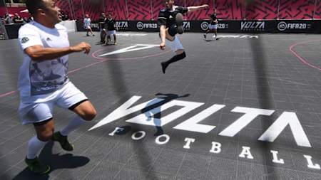 There's no such thing as "pied haut"