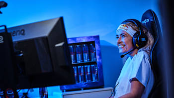 Michaela 'mimi' Lintrup joue à CS:GO dans Esports Unfold S3 E4.