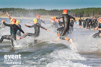 Passenderweise startet und endet der "Sandman Tri" am Llanddwyn-Sandstrand
