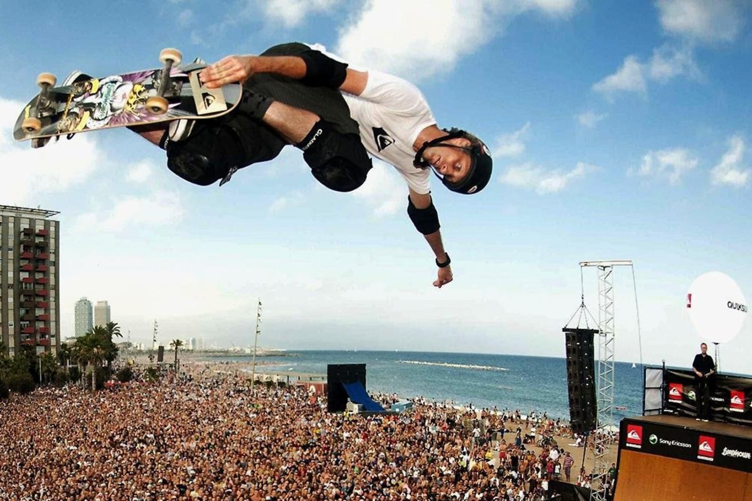 Tony Hawk chiude un 900 a 48 anni, a 17 anni dal primo