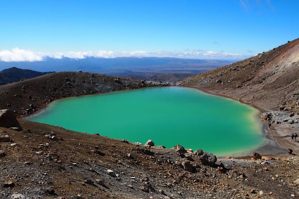 Un lac bleu turquoise en Nouvelle-Zélande