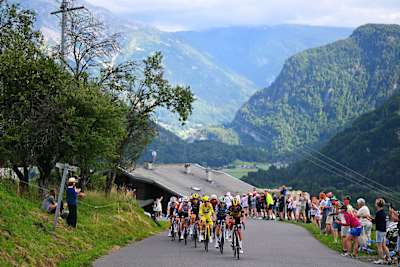 Justine Ghekiere, Sarah Gigante, Pauline Ferrand-Prevot, Niamh Fisher-Black, Katarzyna Niewiadoma and Demi Vollering climbing to the Col de Joux Plane during the 4th Tour de France Femmes in 2025.