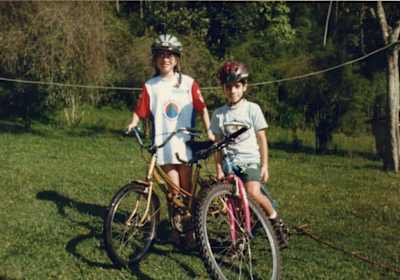 El rider Henrique Avancini fotografiado con su primera bici.