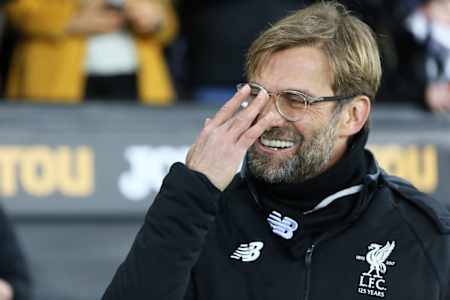 Jürgen Klopp, fotografiat pe marginea terenului în perioada în care a fost antrenorul echipei Liverpool FC.