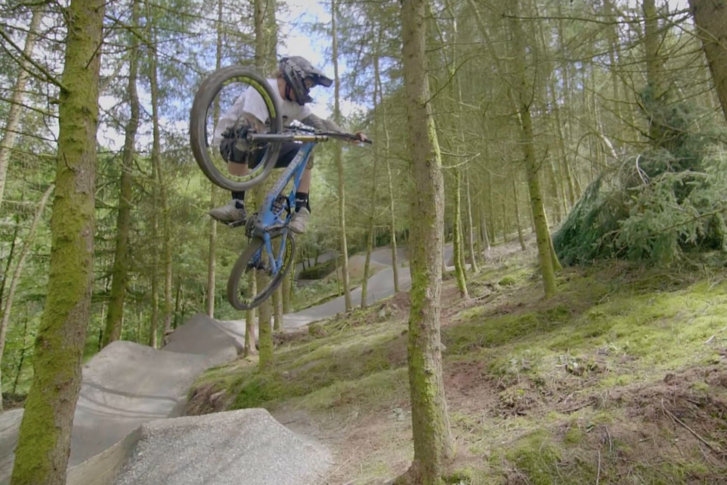 How To Jump A Bike Dirt Bikes für Dirt Jump & Slopestyle kaufen