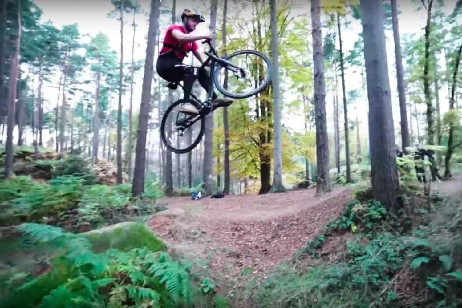 Matt Jones video Downhill & dirt jumps on a road bike