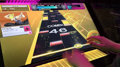 Chunithm - Ein Touch-Keyboard und Höhensensoren