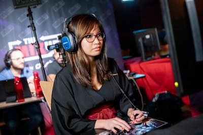 La joueuse professionnelle française Kayane est montée sur plus de 42 podiums au cours de sa carrière.