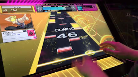 Chunithm - Ein Touch-Keyboard und Höhensensoren