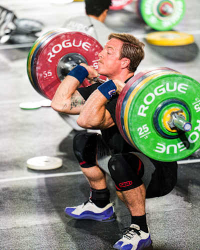 Noah Ohlsen demonstrates strong squat mechanics in training