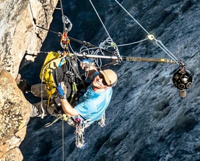 Alpinfilmer Griffith mit VR-Kamera