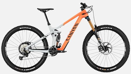 Das Canyon Strive CFR ist eine spannende Symbiose aus Race-Enduro und Allrounder. 