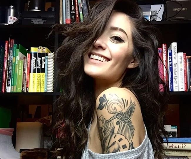 Vwhy2evqmlc3sm Online streaming has gained traction over the years. https www redbull com us en twitch female streamers