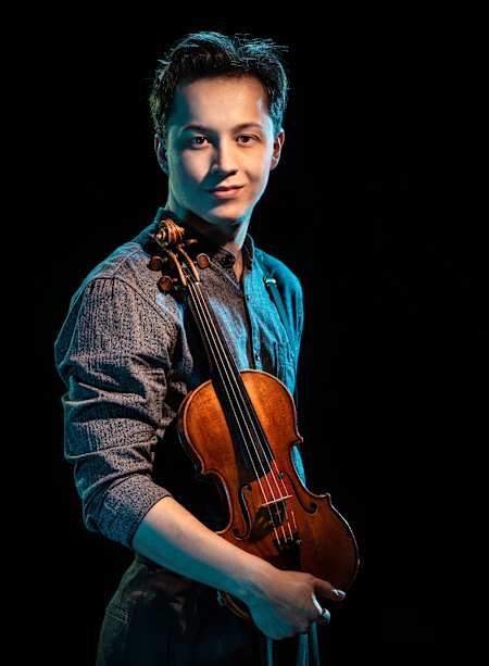 Swedish-Norwegian violinist Johan Dalene plays the violin.