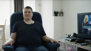 Sven sendo entrevistado sobre jogar Street Fighter