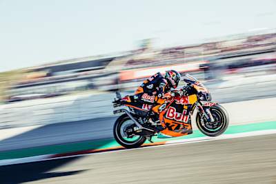 Brad Binder en P2 en la última carrera de la temporada en Valencia 2022.