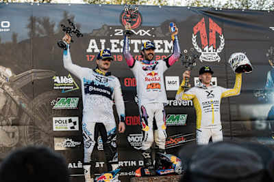 Podium prologu 24MX Alestrem Hard Enduro 2026: Manuel Lettenbichler, Billy Bolt, Mitch Brightmore 