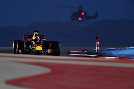 Daniel Ricciardo in azione in Bahrain