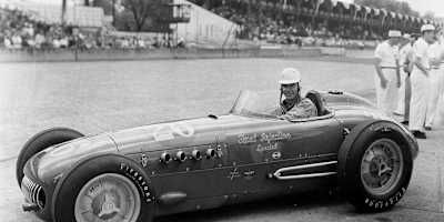 Bild von Bill Vukovich beim Indianapolis 500 im Jahr 1952