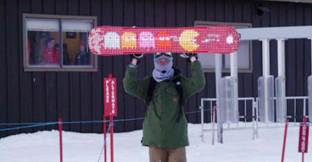 Lo snowboard con soletta LED di Signal