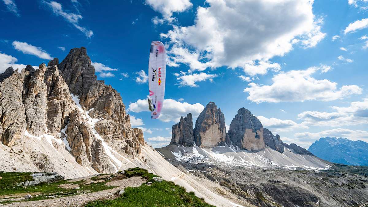 Tim Alongi (FRA3) flying over the Dolomites in 2023