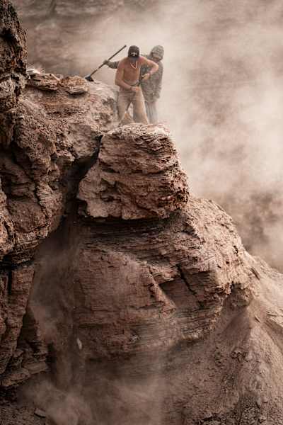 Jaxson Riddle gräbt bei der Red Bull Rampage in Virgin, Utah.