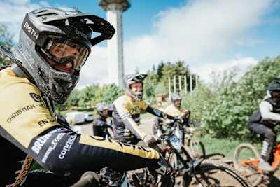 Downhill-Biker beim Bike Festival Willingen 2025