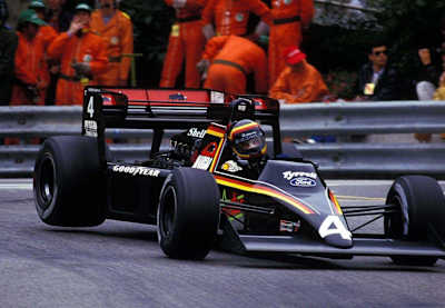 En 1983 estableció el mejor tiempo en Nordschliffe Nürburgring.