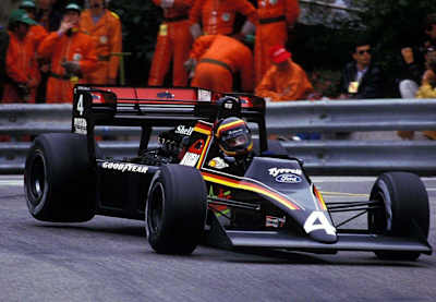 En 1983 estableció el mejor tiempo en Nordschliffe Nürburgring.