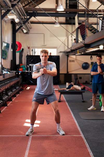 Le joueur de cricket australien Cameron Green s'entraine lors d'une séance de fitness au Red Bull Athlete Performance Center, en Autriche.