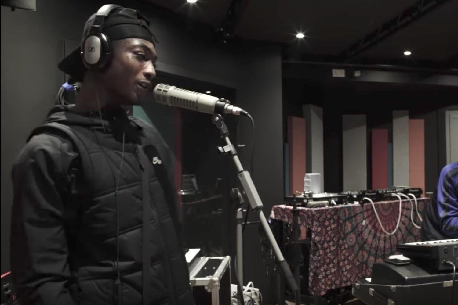Kamaal Williams Kamaal Williams x Mez | Watch One Take Freestyle
