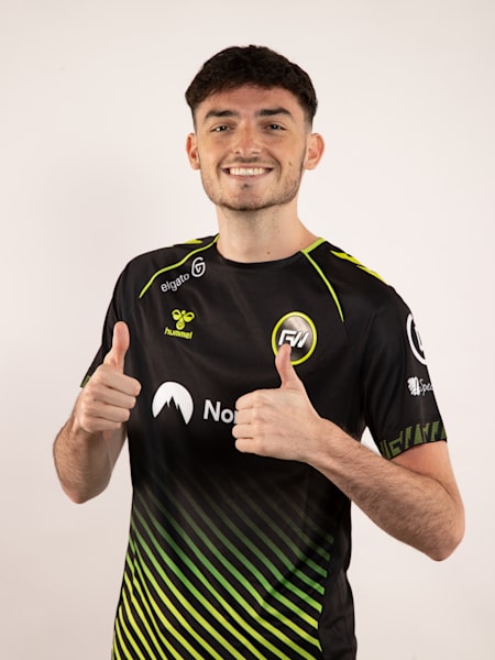 FUTWIZ star Jamodo breaks down the new FIFA 22 gameplay meta