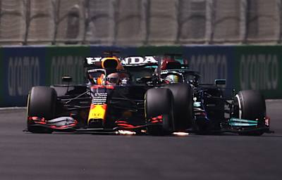Max Verstappen i Lewis Hamilton na torze F1 w Arabii Saudyjskiej