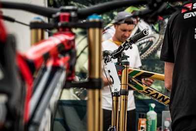 Greg Minnar’s patriotic Santa Cruz 