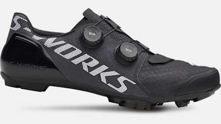 Légère et optimisant le transfert d’énergie, la S-Works Recon est la chaussure pour le VTT cross-country ultime dédiée aux compétiteurs.