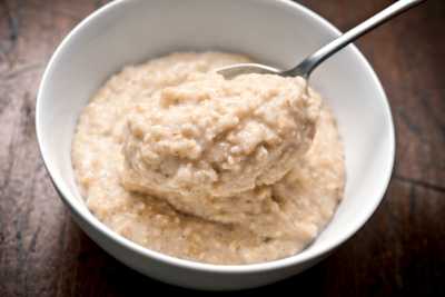 Porridge ist das ideale Pre-Tour-Food, weil es lange Energie liefert